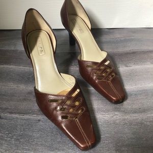 Retro Leather pumps
